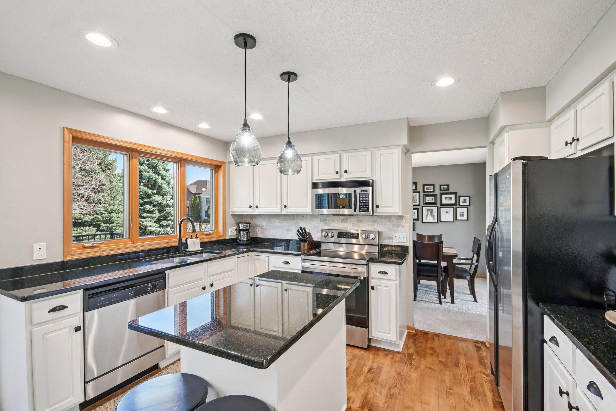 13714 Ashcroft Bay Savage, MN 55378 - Photo 5 of 40