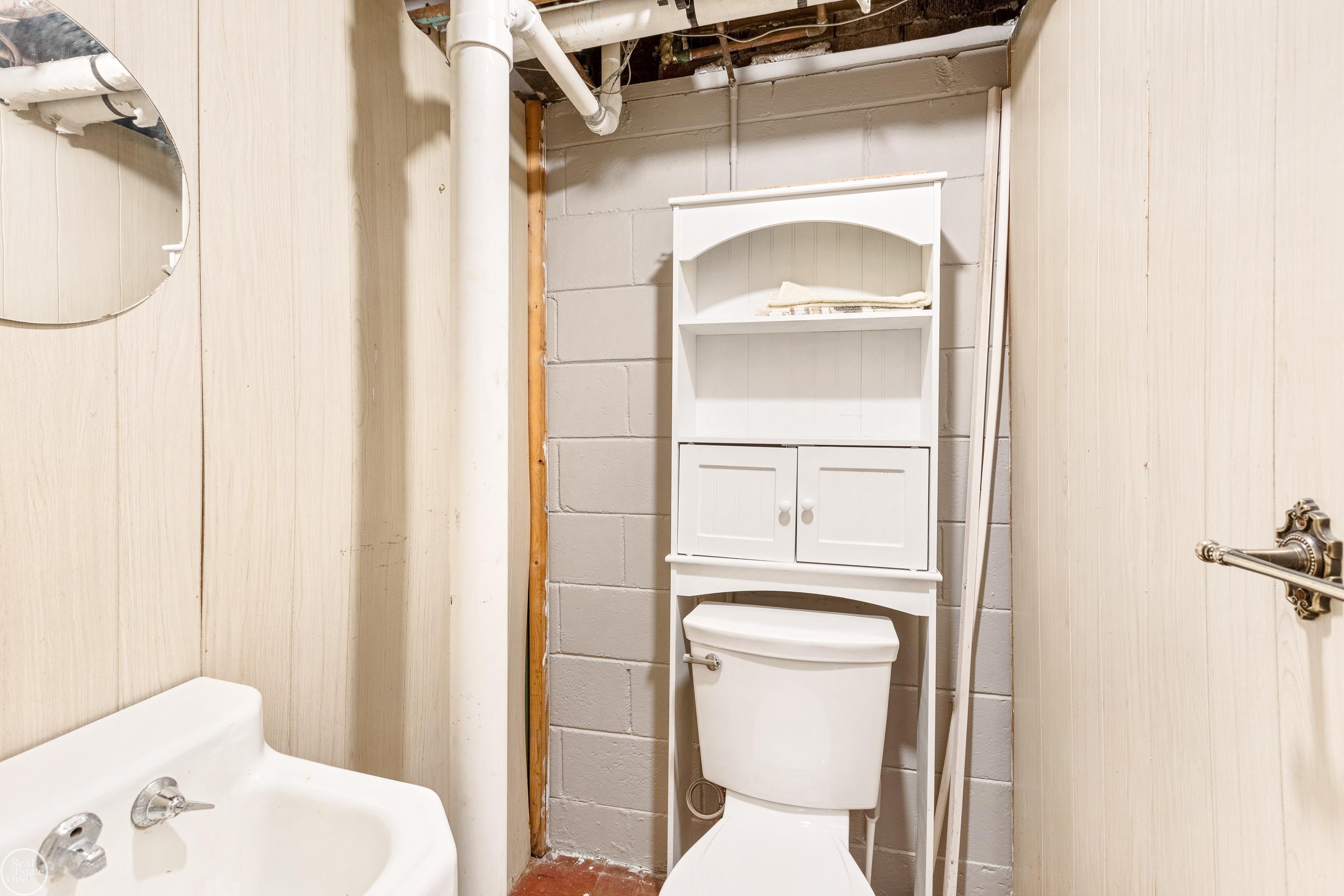 791 Roslyn Road Grosse Pointe, MI 48236 - Photo 38 of 57 50106857-37.JPG