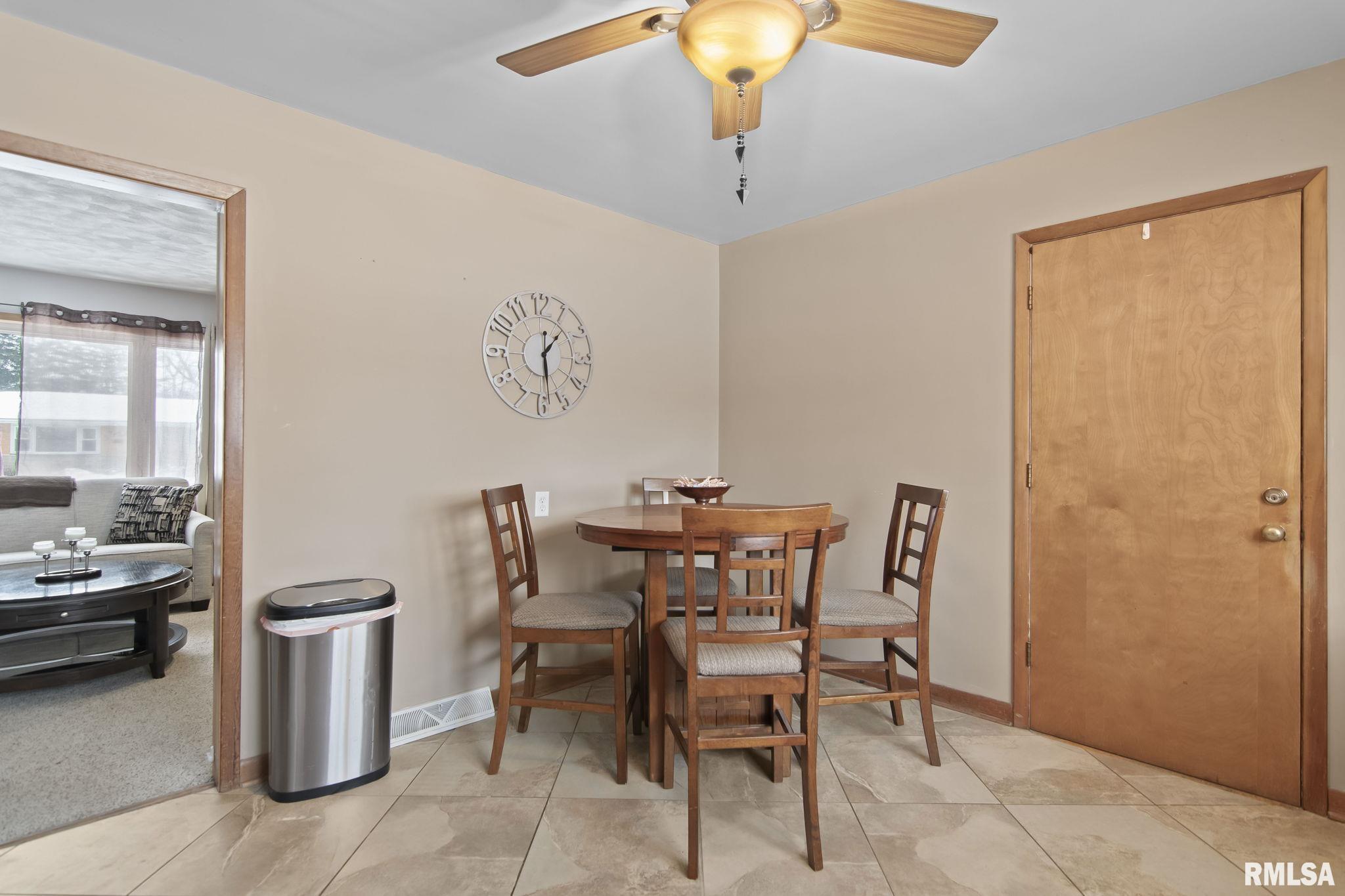 929 Westview Drive Springfield, IL 62704 - Photo 14 of 39 Gallery Image 14