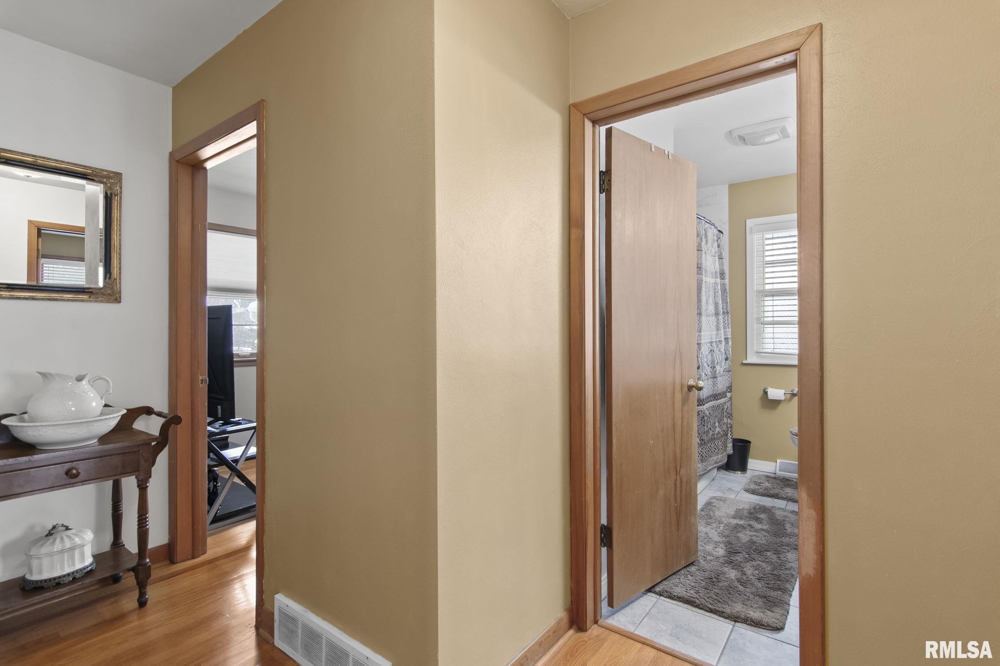 929 Westview Drive Springfield, IL 62704 - Photo 15 of 39 Gallery Image 15