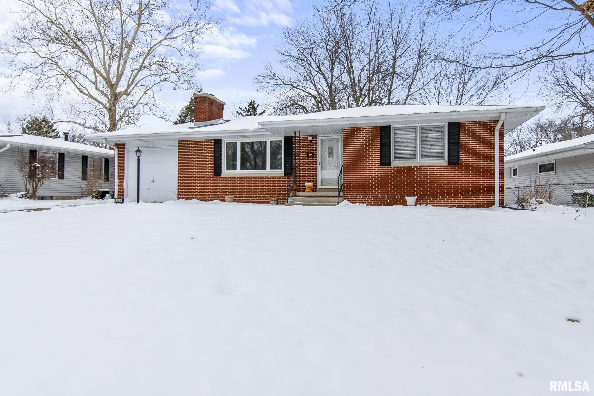 929 Westview Drive Springfield, IL 62704 - Photo 2 of 39 Gallery Image 2