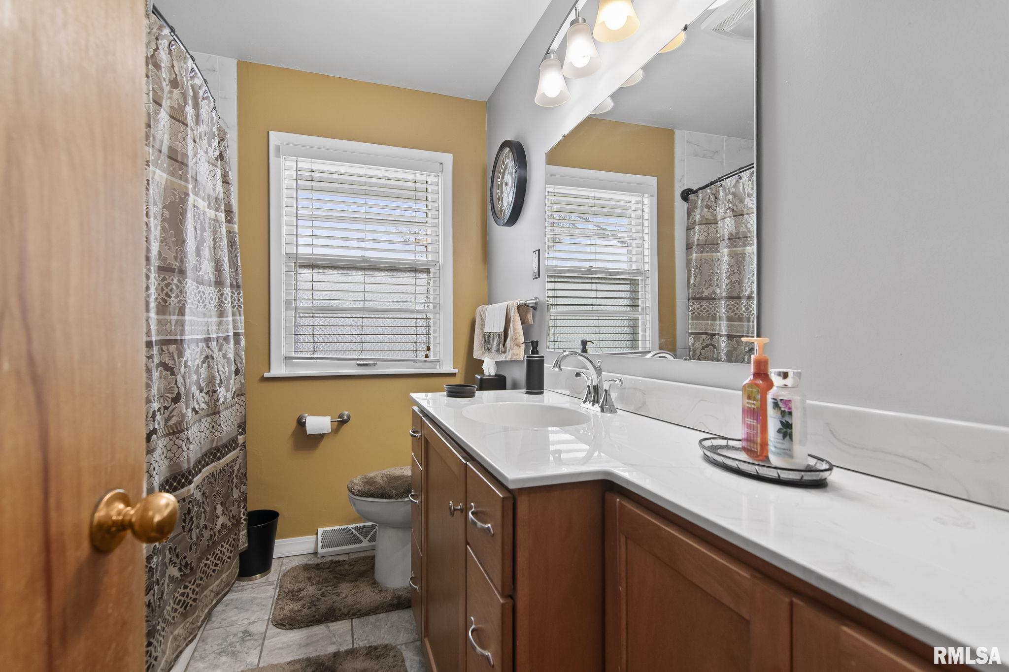 929 Westview Drive Springfield, IL 62704 - Photo 21 of 39 Gallery Image 21