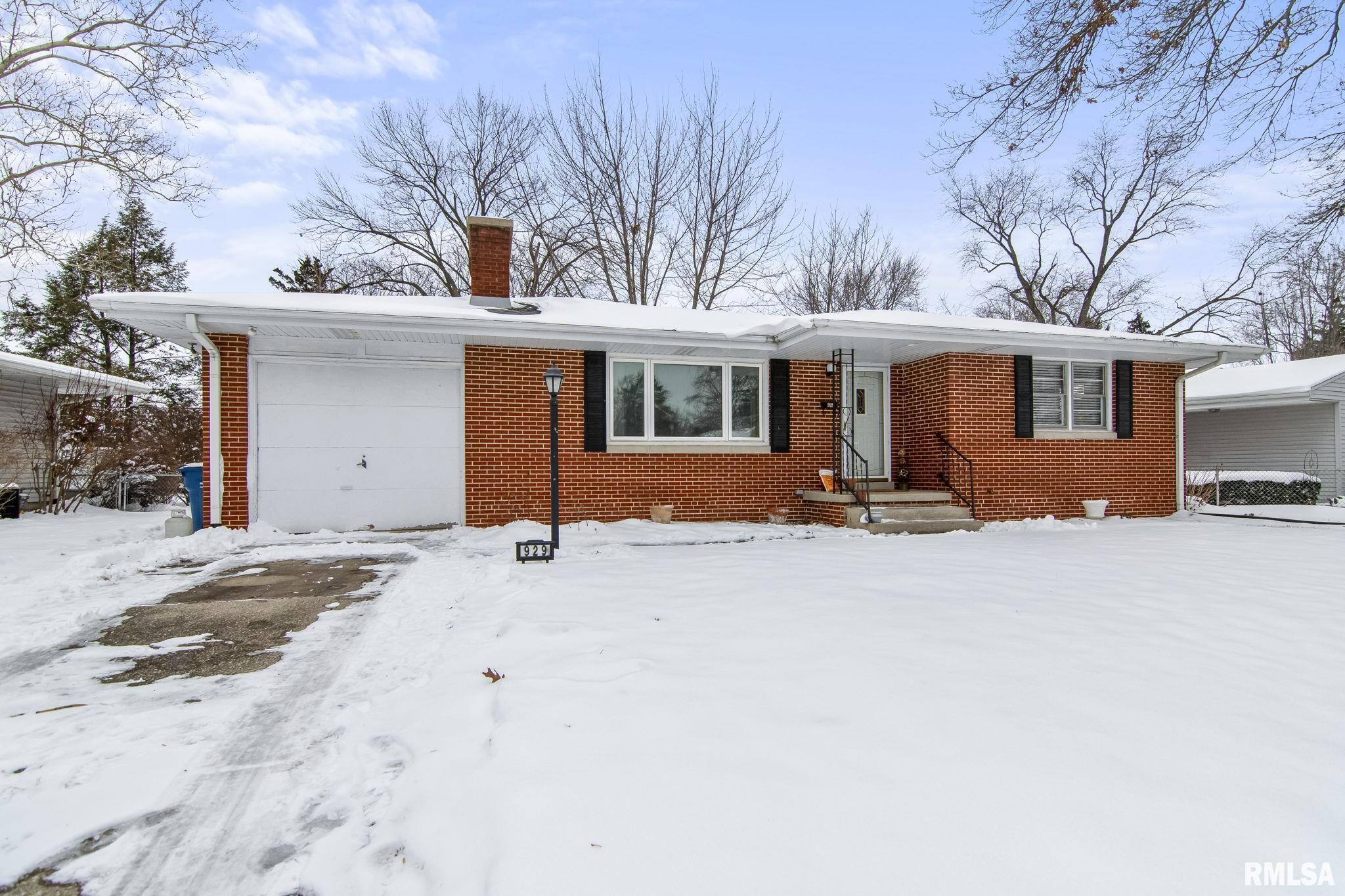 929 Westview Drive Springfield, IL 62704 - Photo 3 of 39 Gallery Image 3