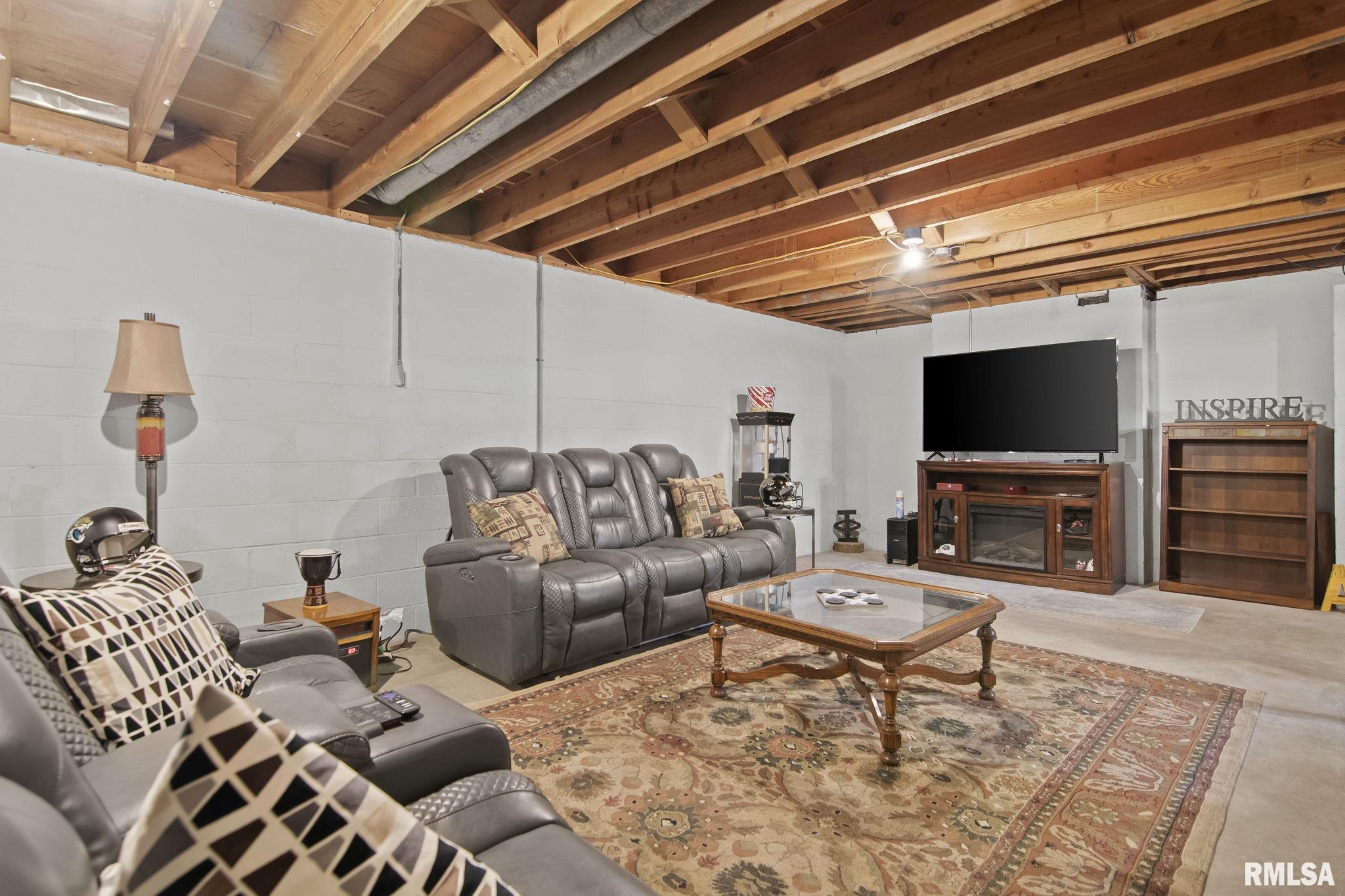 929 Westview Drive Springfield, IL 62704 - Photo 31 of 39 Gallery Image 31