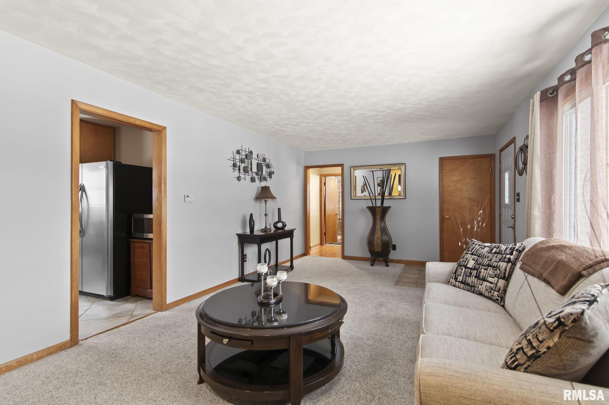 929 Westview Drive Springfield, IL 62704 - Photo 8 of 39 Gallery Image 8