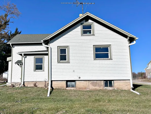 $350,000 | N2119 Bay De Noc Road, Menominee, MI 49858