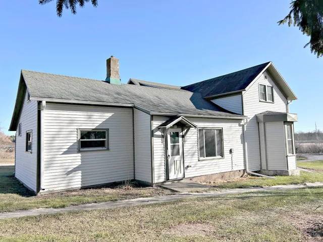 $350,000 | N2119 Bay De Noc Road, Menominee, MI 49858