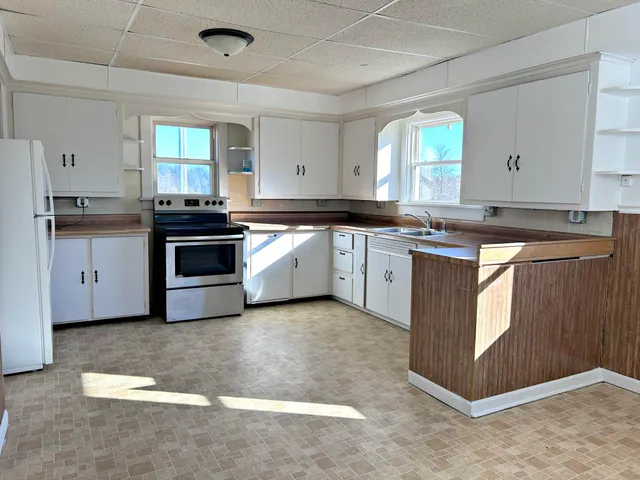 $350,000 | N2119 Bay De Noc Road, Menominee, MI 49858