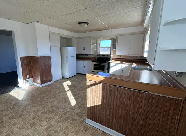 $350,000 | N2119 Bay De Noc Road, Menominee, MI 49858