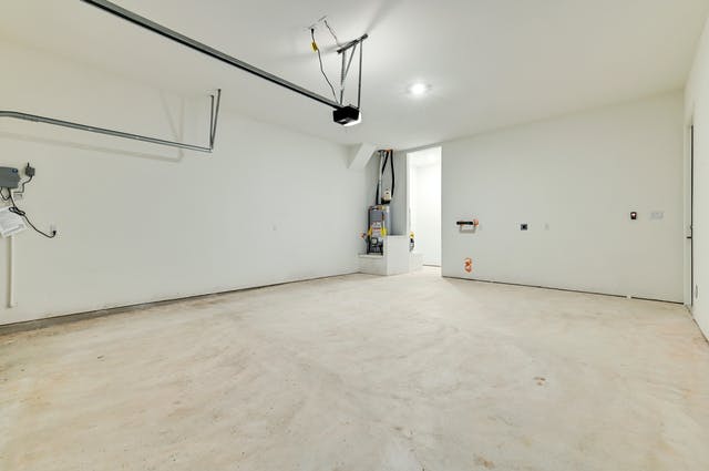 19005 Fernando Trail Austin, TX 78738 - Photo 22 of 26 Garage featuring gas water heater