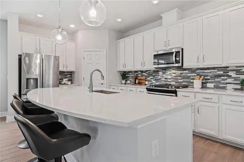 $449,000 | 6112 Plover Meadow Street, Lithia, FL 33547