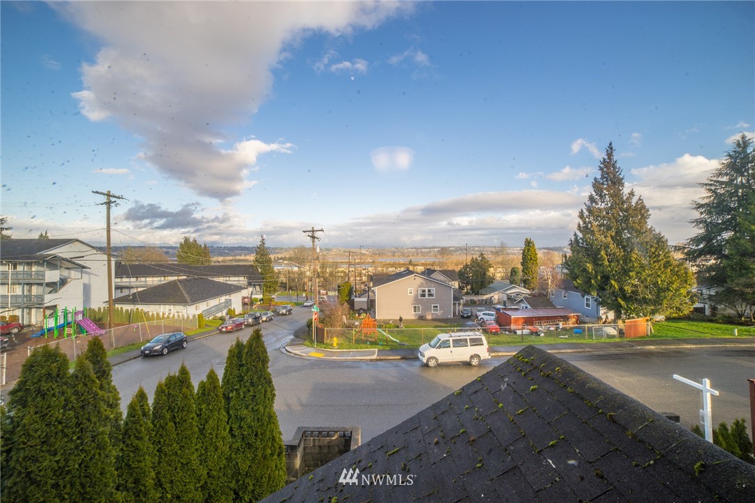 902 Maple Street Everett, WA 98201 - Photo 2 of 25 Gallery Image 2