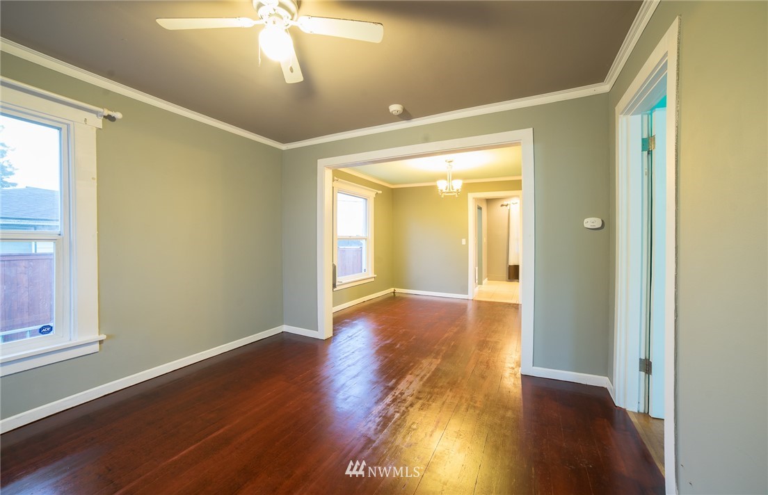 902 Maple Street Everett, WA 98201 - Photo 8 of 25 Gallery Image 8