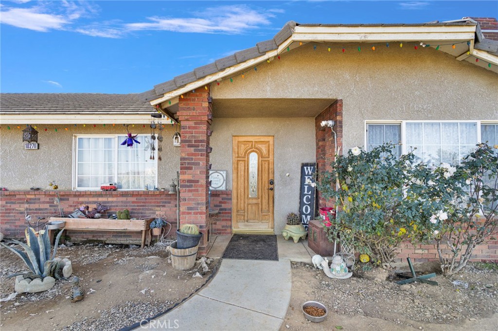 10276 Aster Road Oak Hills, CA 92344 - Photo 4 of 65 Entry