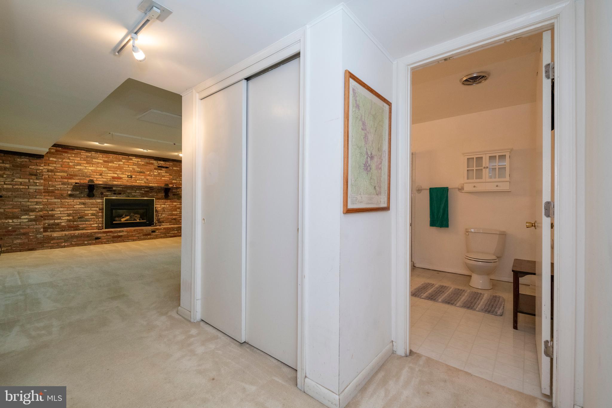 12262 Etchison Road Ellicott City, MD 21042 - Photo 33 of 47 Lower Level landing