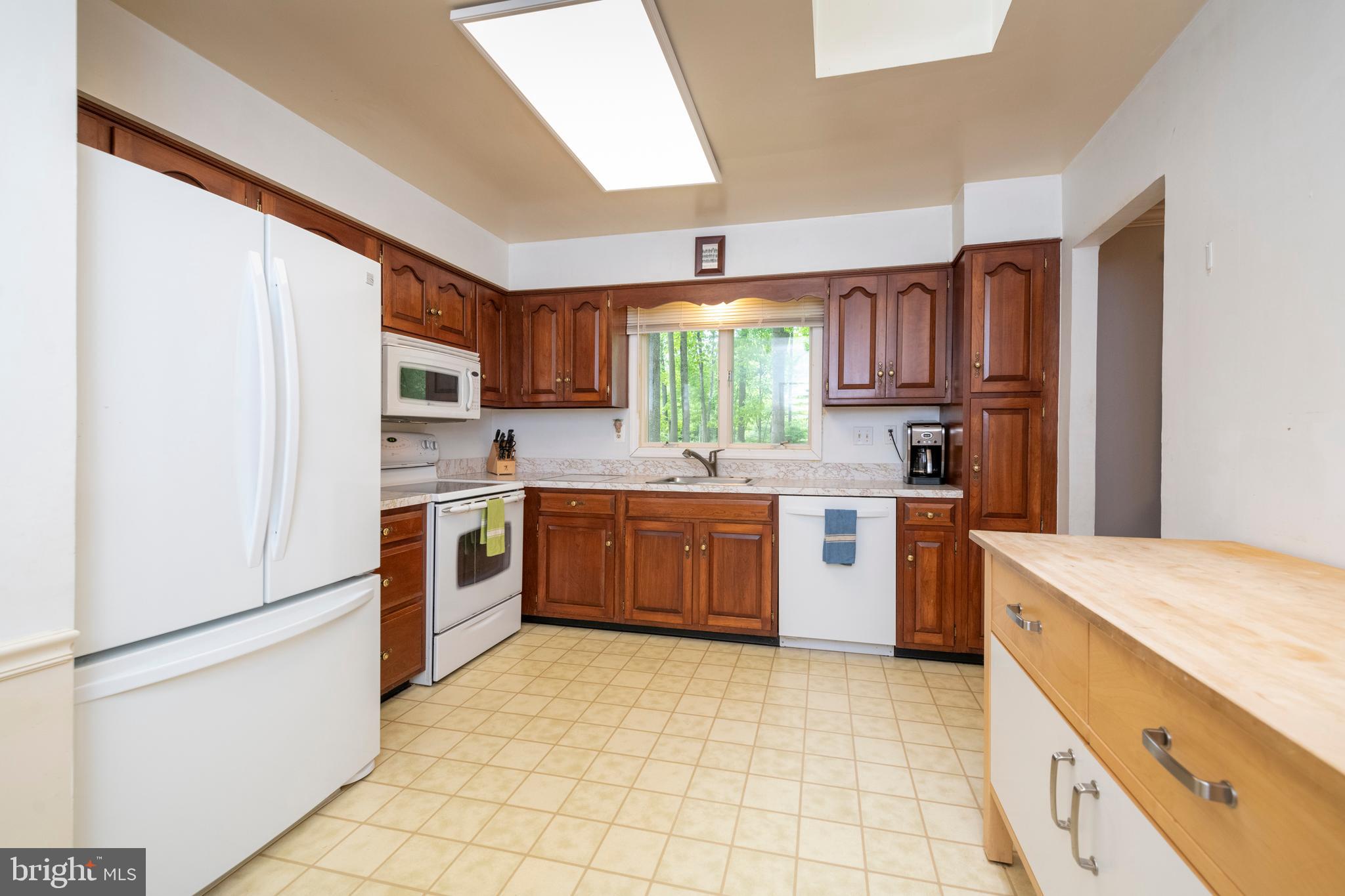 12262 Etchison Road Ellicott City, MD 21042 - Photo 8 of 47 Kitchen