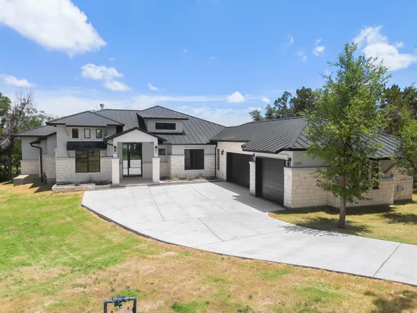 $1,174,000 | 153 Bryce Lane, Dripping Springs, TX 78620