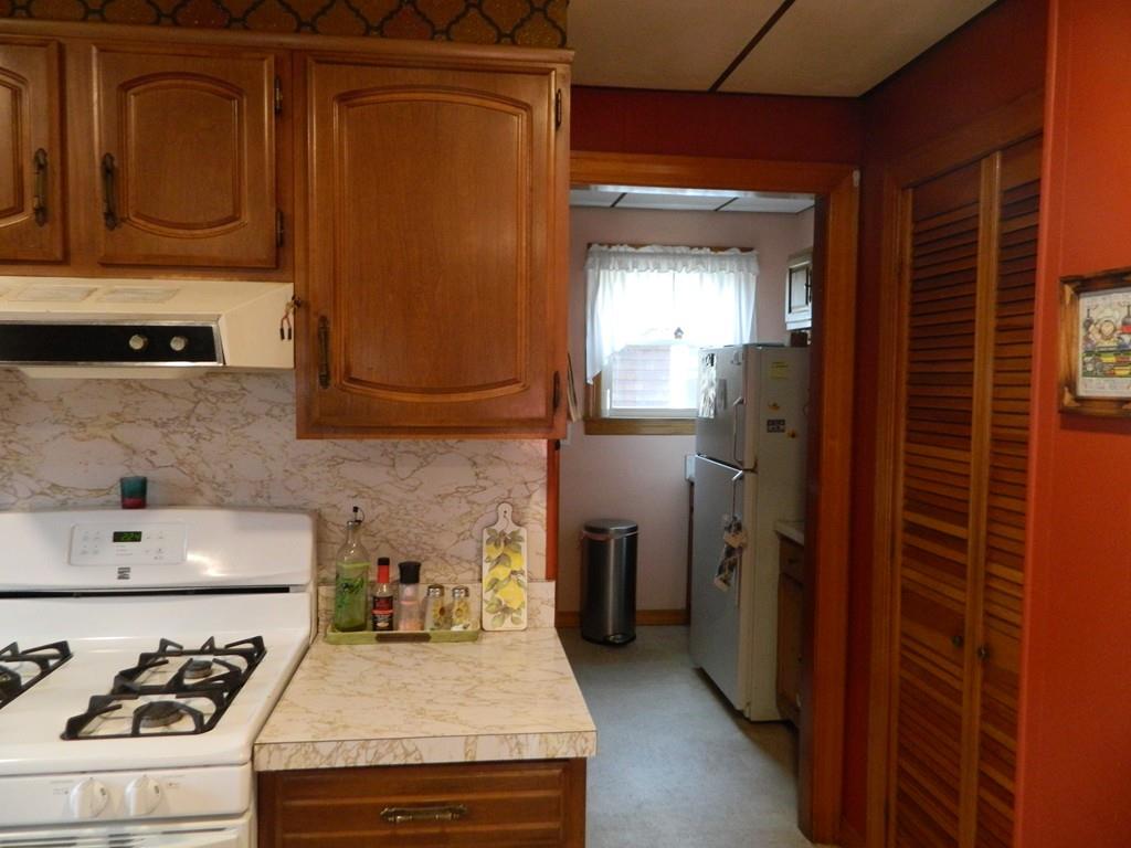 611 Sunderland Road Worcester, MA 01604 - Photo 2 of 13 Gallery Image 2