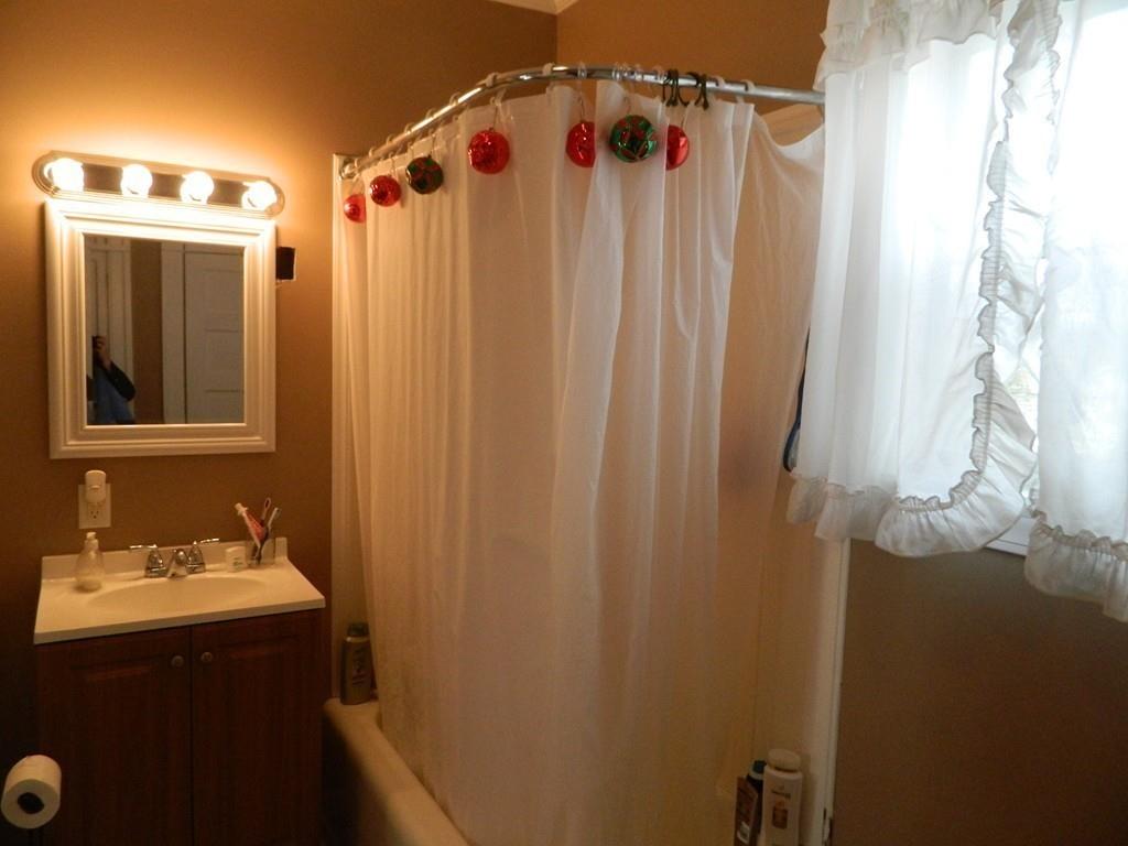 611 Sunderland Road Worcester, MA 01604 - Photo 6 of 13 Gallery Image 6