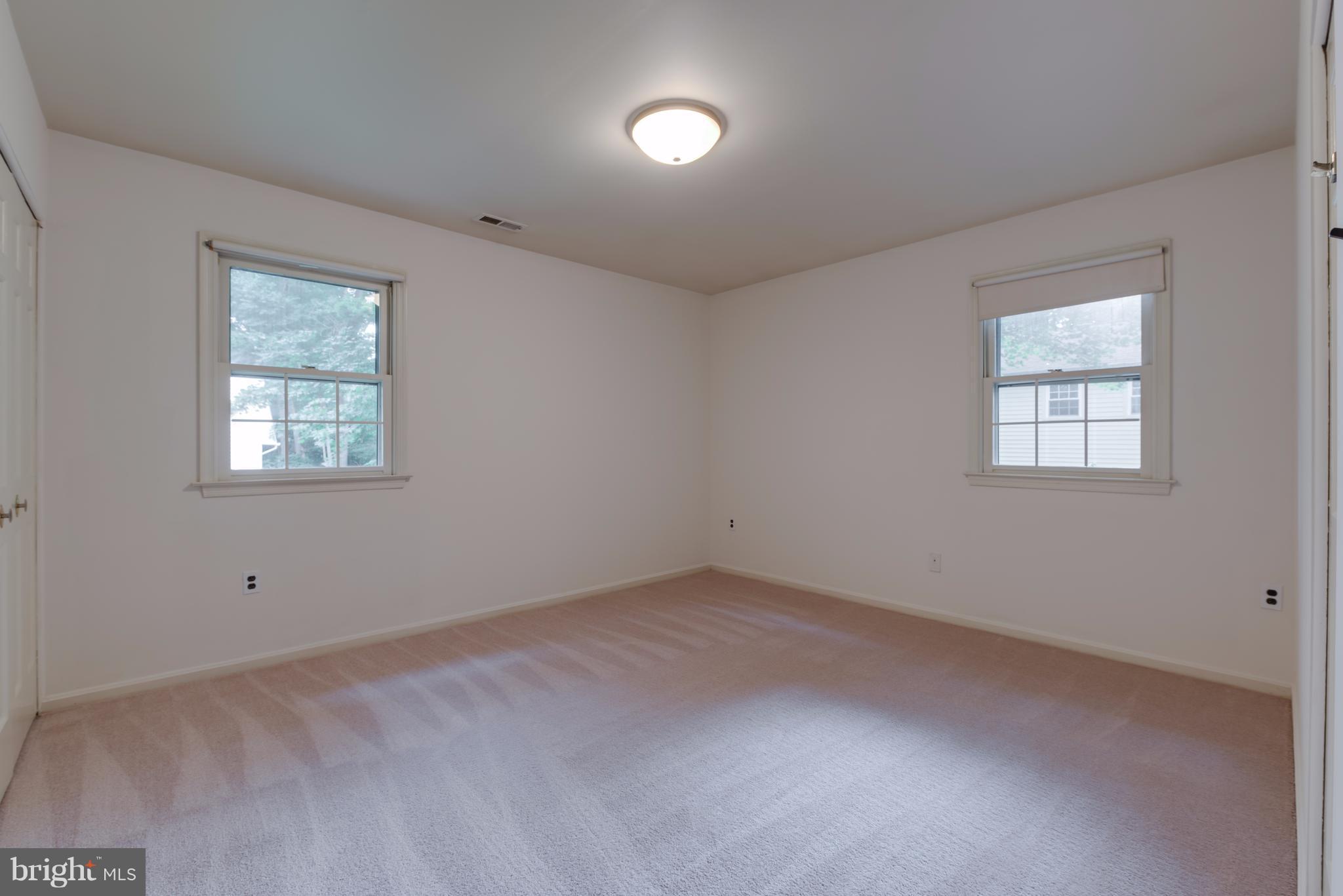 314 Ayito Road Southeast Vienna, VA 22180 - Photo 7 of 12 an empty room with a window
