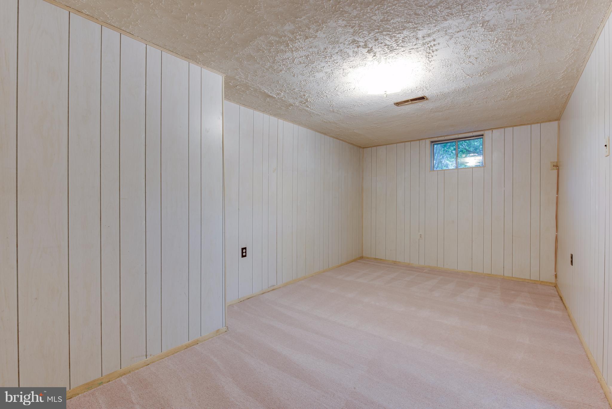 314 Ayito Road Southeast Vienna, VA 22180 - Photo 9 of 12 a view of an empty room