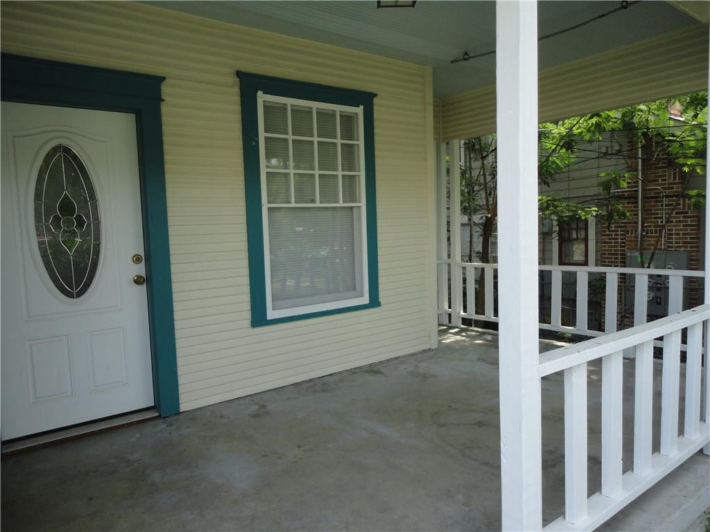 200 East 33rd Street Austin, TX 78705 - Photo 3 of 27 a view of a house with a door and a window