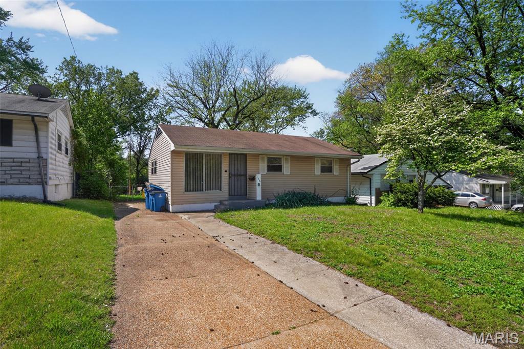 158 Monteith Circle St. Louis, MO 63137 - Photo 1 of 31