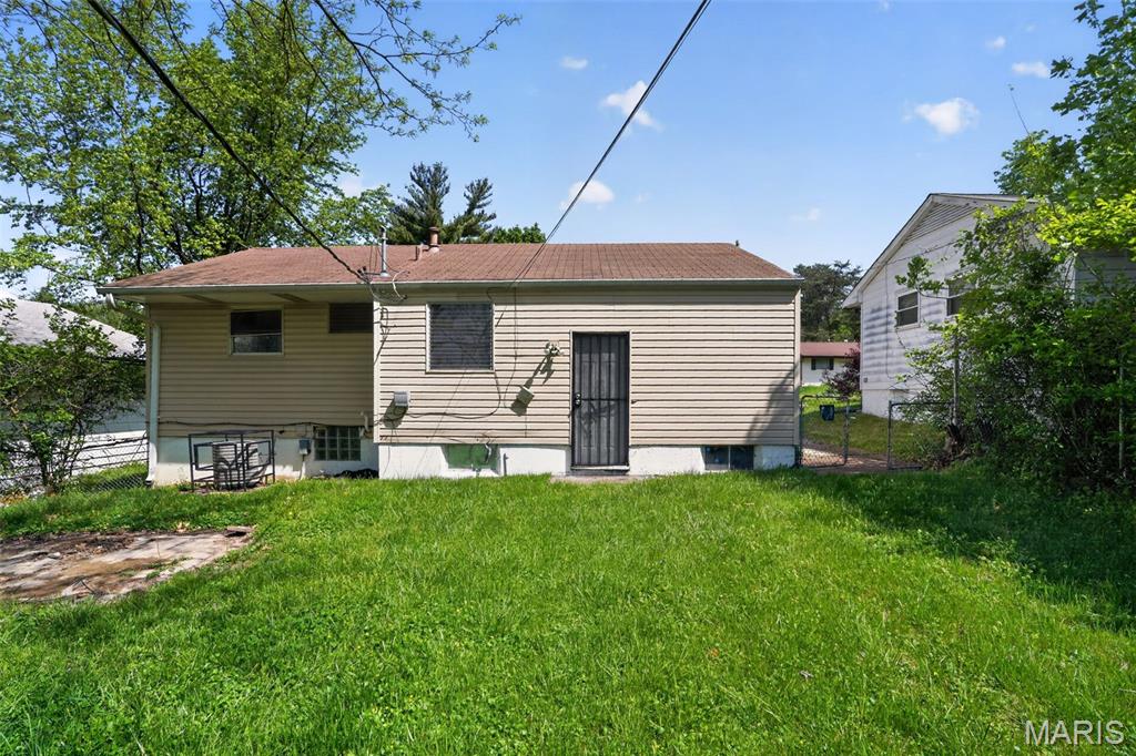 158 Monteith Circle St. Louis, MO 63137 - Photo 4 of 31
