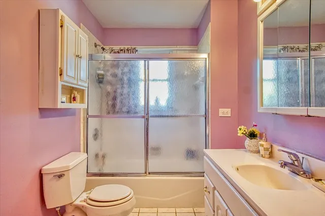 $450,000 | 251 West Armitage Avenue, Elmhurst, IL 60126