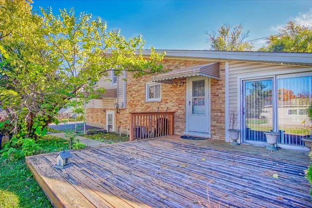 $450,000 | 251 West Armitage Avenue, Elmhurst, IL 60126