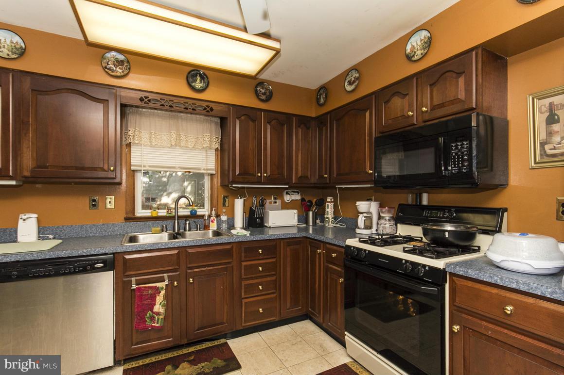 5814 Ebenezer Road White Marsh, MD 21162 - Photo 5 of 25 Kitchen