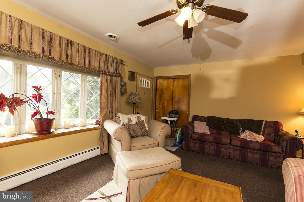 5814 Ebenezer Road White Marsh, MD 21162 - Photo 9 of 25 Living Room