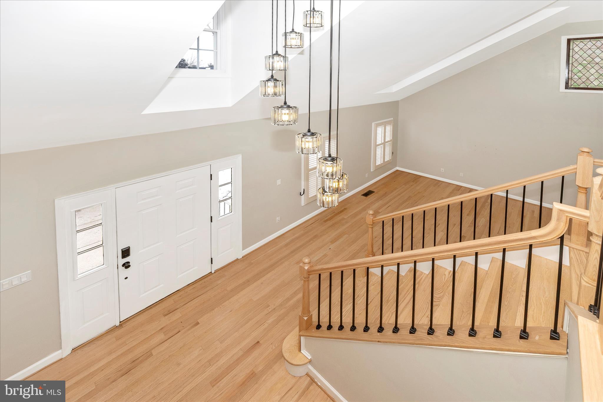 2478-5 Five Shillings Road Frederick, MD 21701 - Photo 4 of 85 Staircase