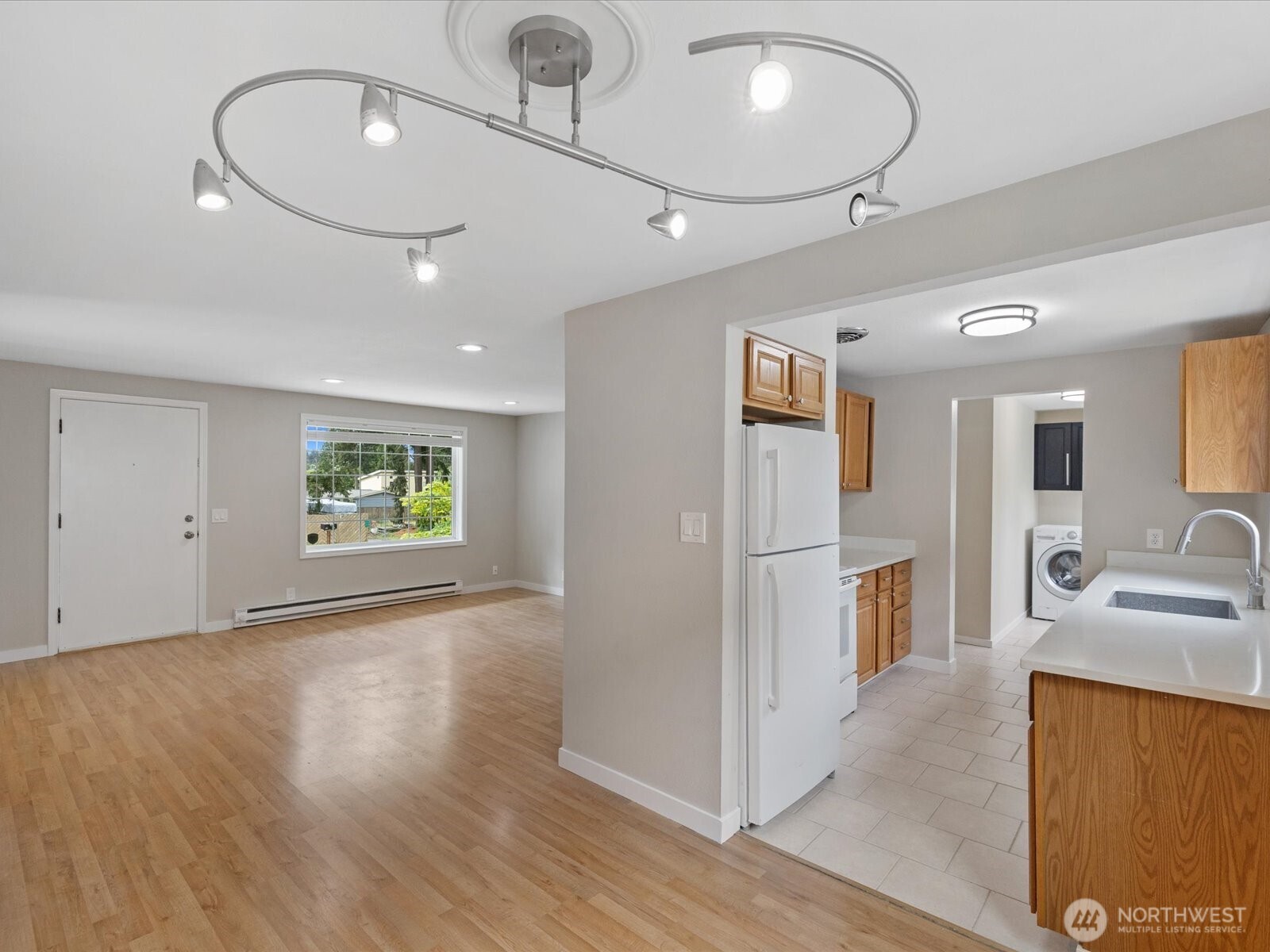 7631 201st Street Southwest Edmonds, WA 98026 - Photo 11 of 34
