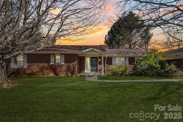 $375,000 | 800 Mountain View Road, Mars Hill, NC 28754