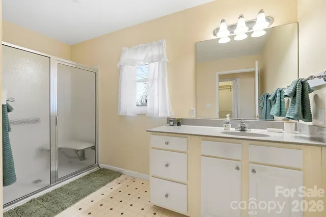 $375,000 | 800 Mountain View Road, Mars Hill, NC 28754