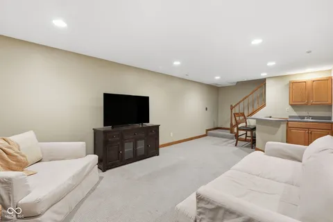 $499,900 | 6327 Columbia Circle, Fishers, IN 46038