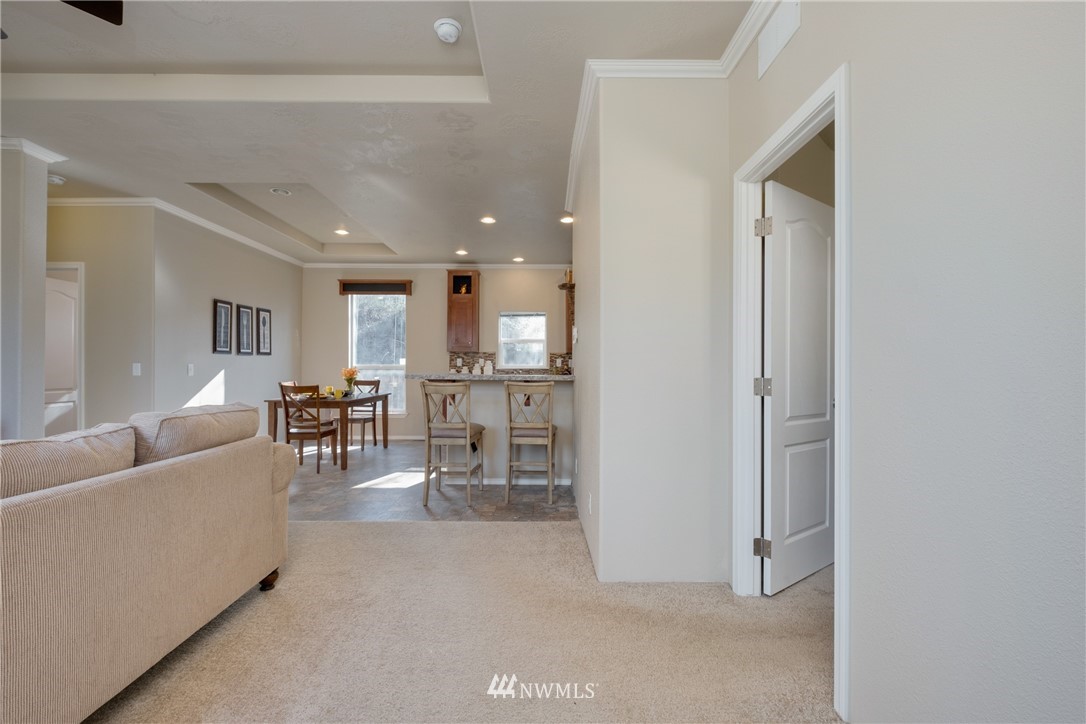 4991 East Rasor Road Belfair, WA 98528 - Photo 8 of 40 Gallery Image 8