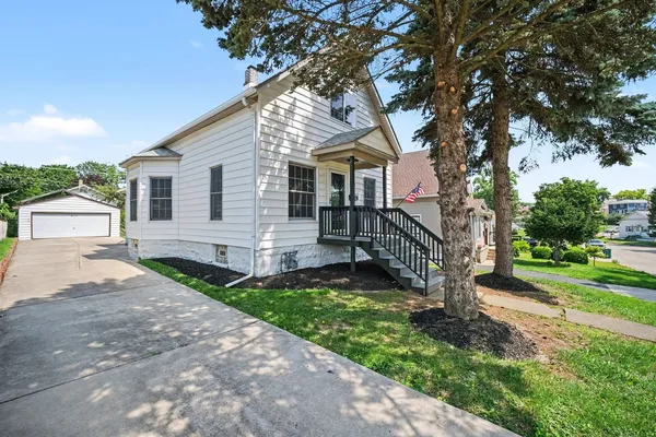 $279,900 | 511 Prospect Place, Joliet, IL 60436
