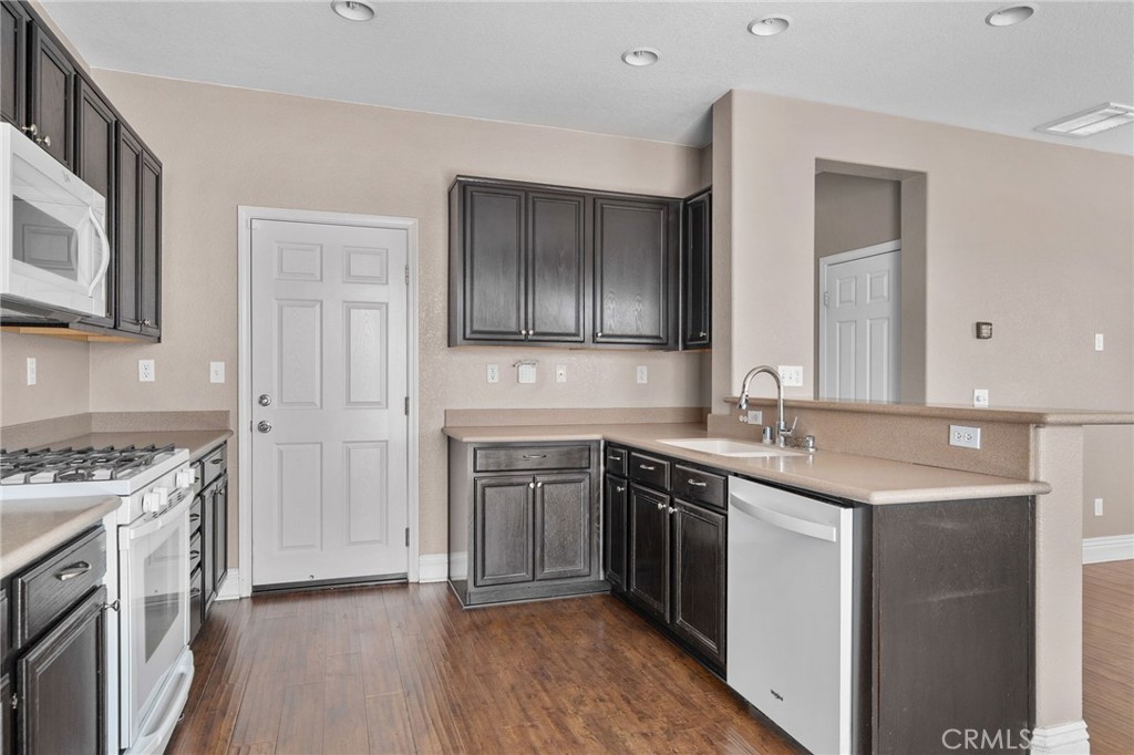 34041 Lily Road Yucaipa, CA 92399 - Photo 13 of 46 Kitchen