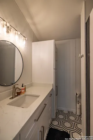 $625,000 | 245 Laurel Creek Drive, Pipe Creek, TX 78063