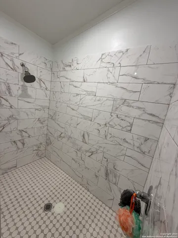 $625,000 | 245 Laurel Creek Drive, Pipe Creek, TX 78063