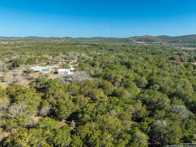 $625,000 | 245 Laurel Creek Drive, Pipe Creek, TX 78063