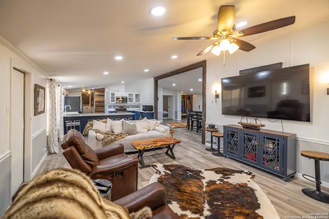 $625,000 | 245 Laurel Creek Drive, Pipe Creek, TX 78063