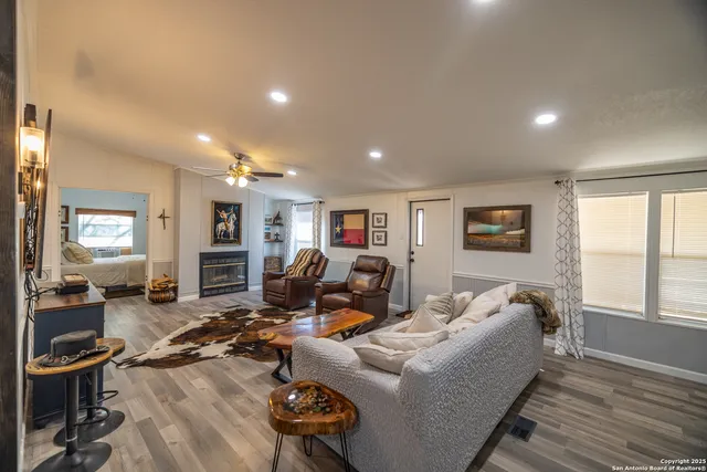 $625,000 | 245 Laurel Creek Drive, Pipe Creek, TX 78063