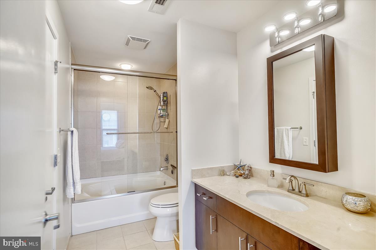 910 M Street Northwest, Unit 403 Washington, DC 20001 - Photo 18 of 36 Master bath