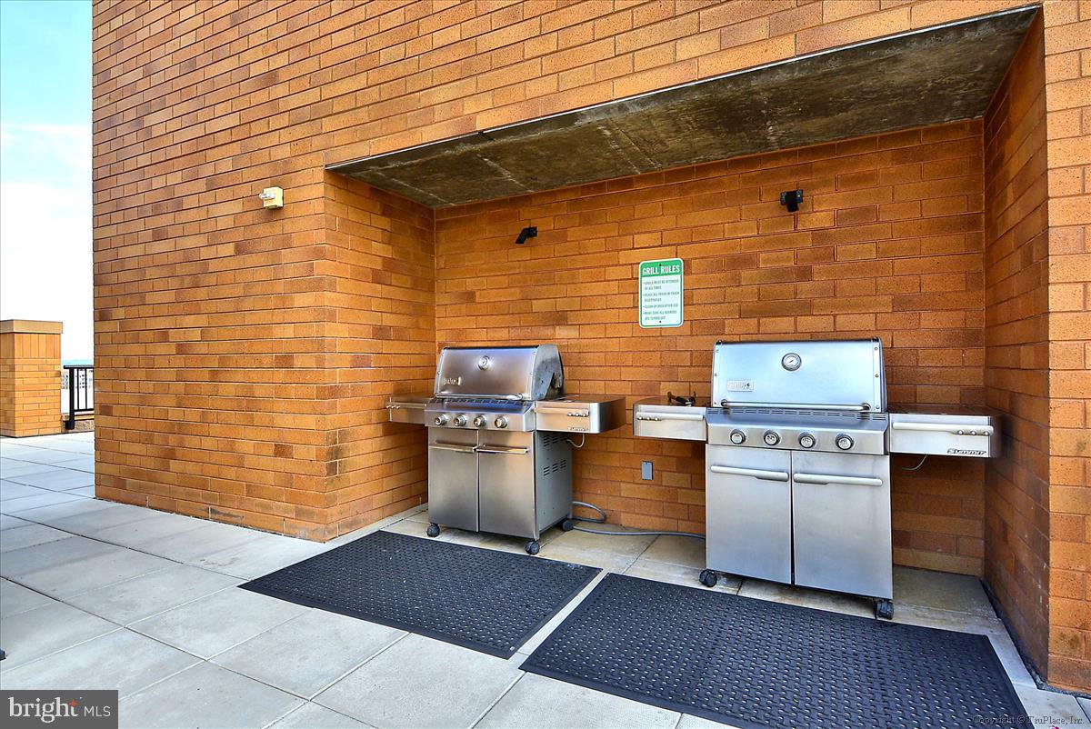 910 M Street Northwest, Unit 403 Washington, DC 20001 - Photo 28 of 36 Rooftop grills