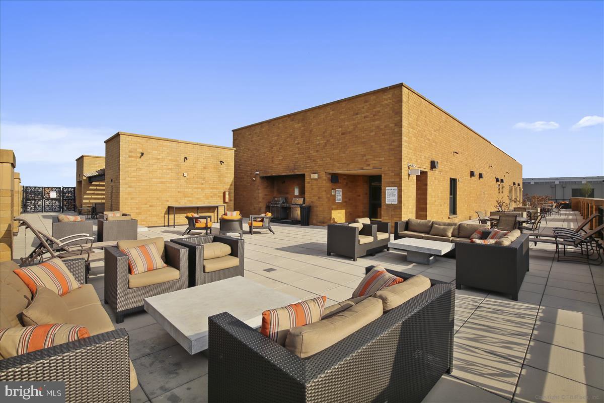 910 M Street Northwest, Unit 403 Washington, DC 20001 - Photo 32 of 36 Building rooftop deck