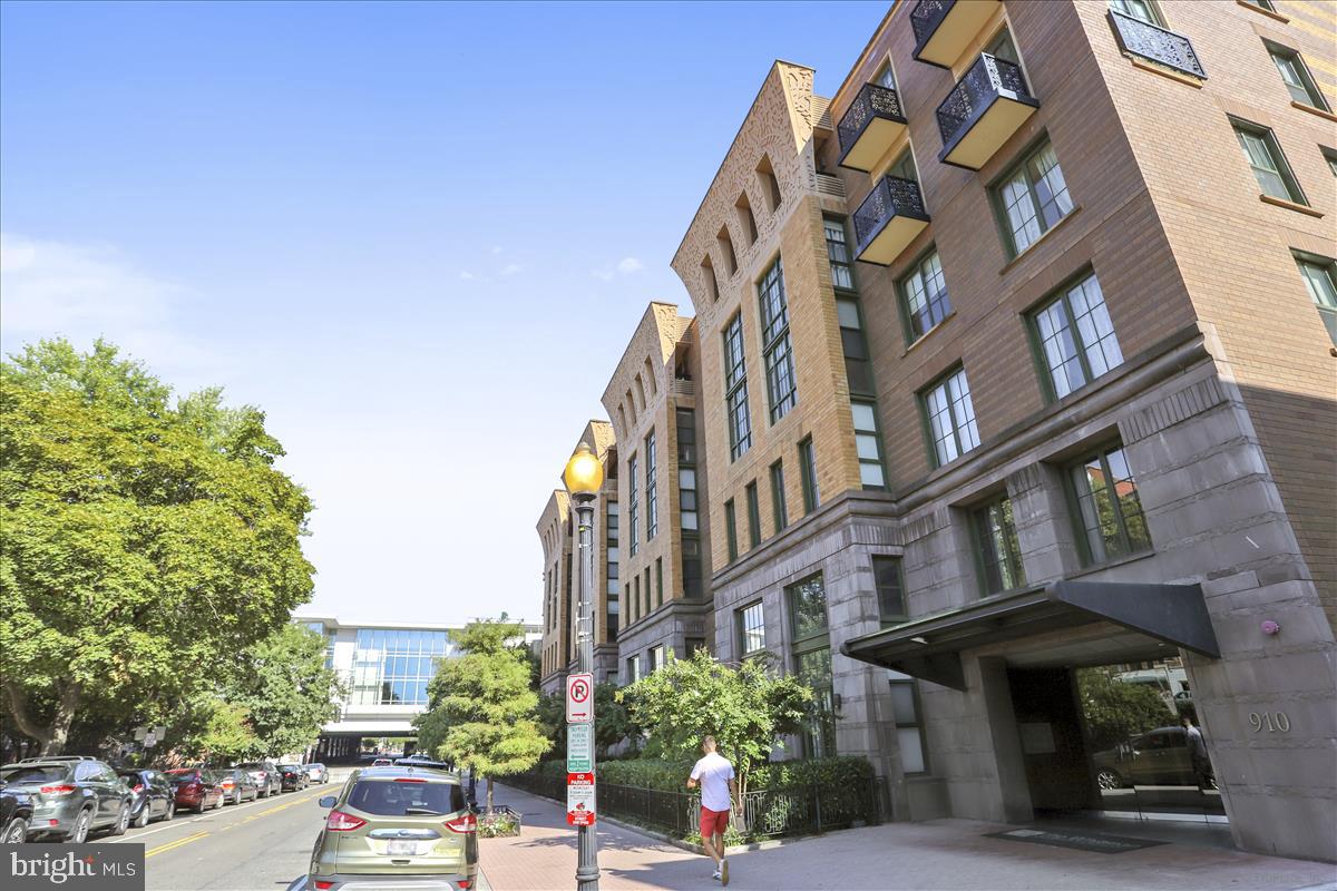 910 M Street Northwest, Unit 403 Washington, DC 20001 - Photo 35 of 36 The Whitman