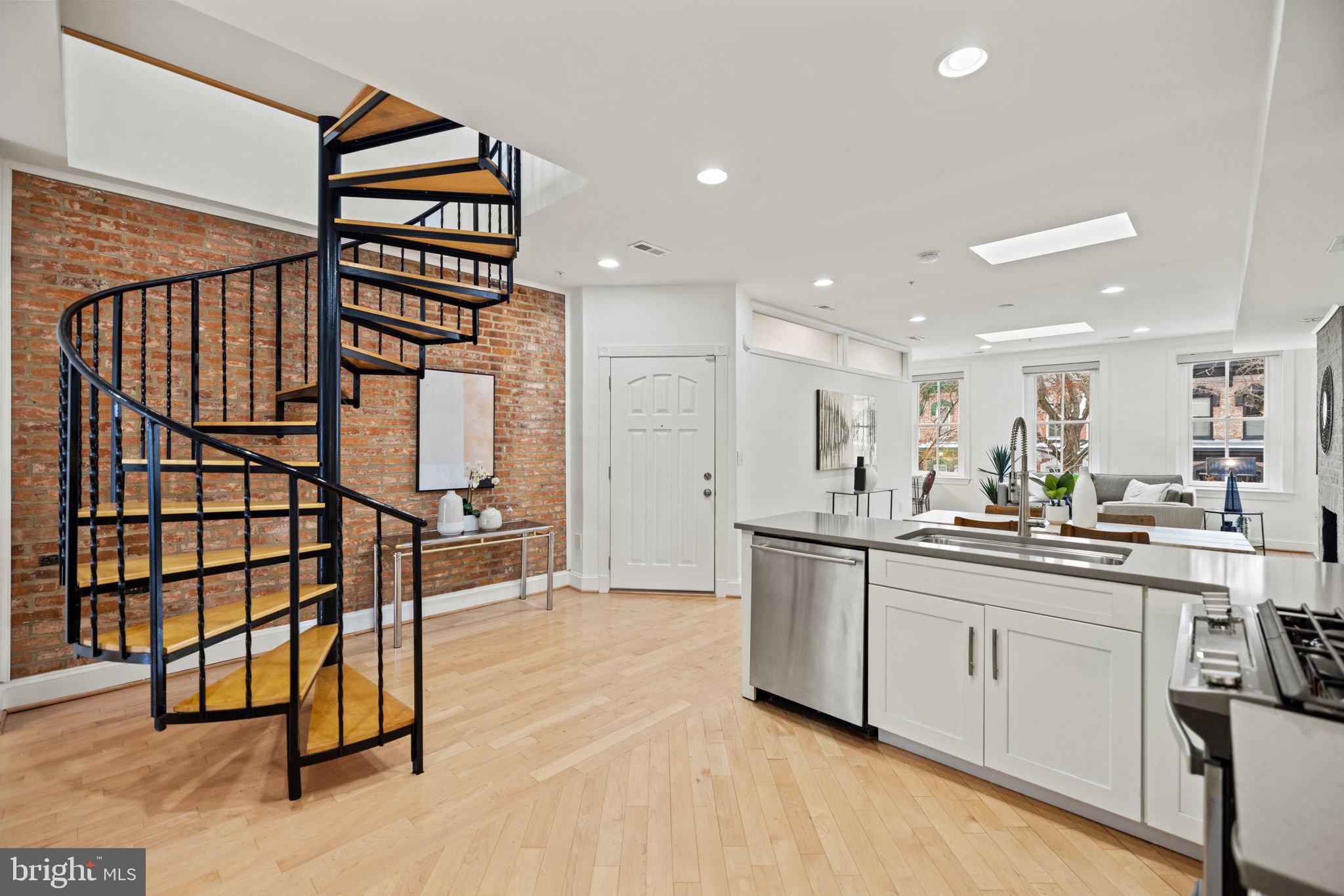 1447 Swann Street Northwest, Unit A Washington, DC 20009 - Photo 13 of 24